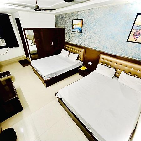 Blue Rose International, Family Hotel Agra  Eksteriør billede