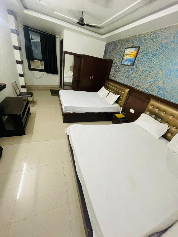Blue Rose International, Family Hotel Agra  Eksteriør billede
