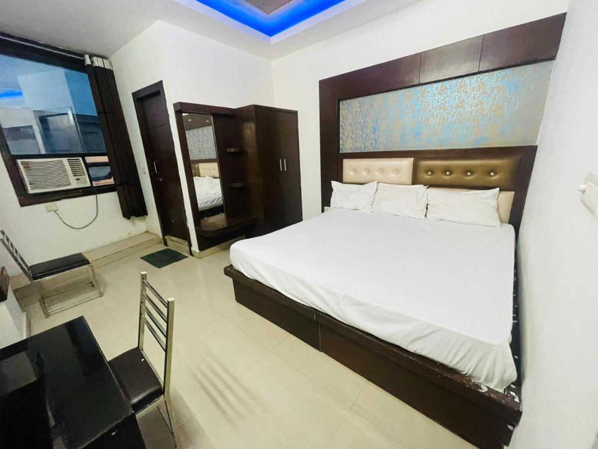 Blue Rose International, Family Hotel Agra  Eksteriør billede