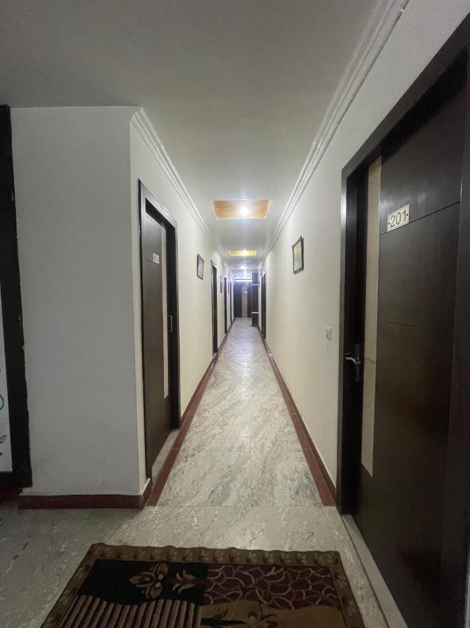 Blue Rose International, Family Hotel Agra  Eksteriør billede