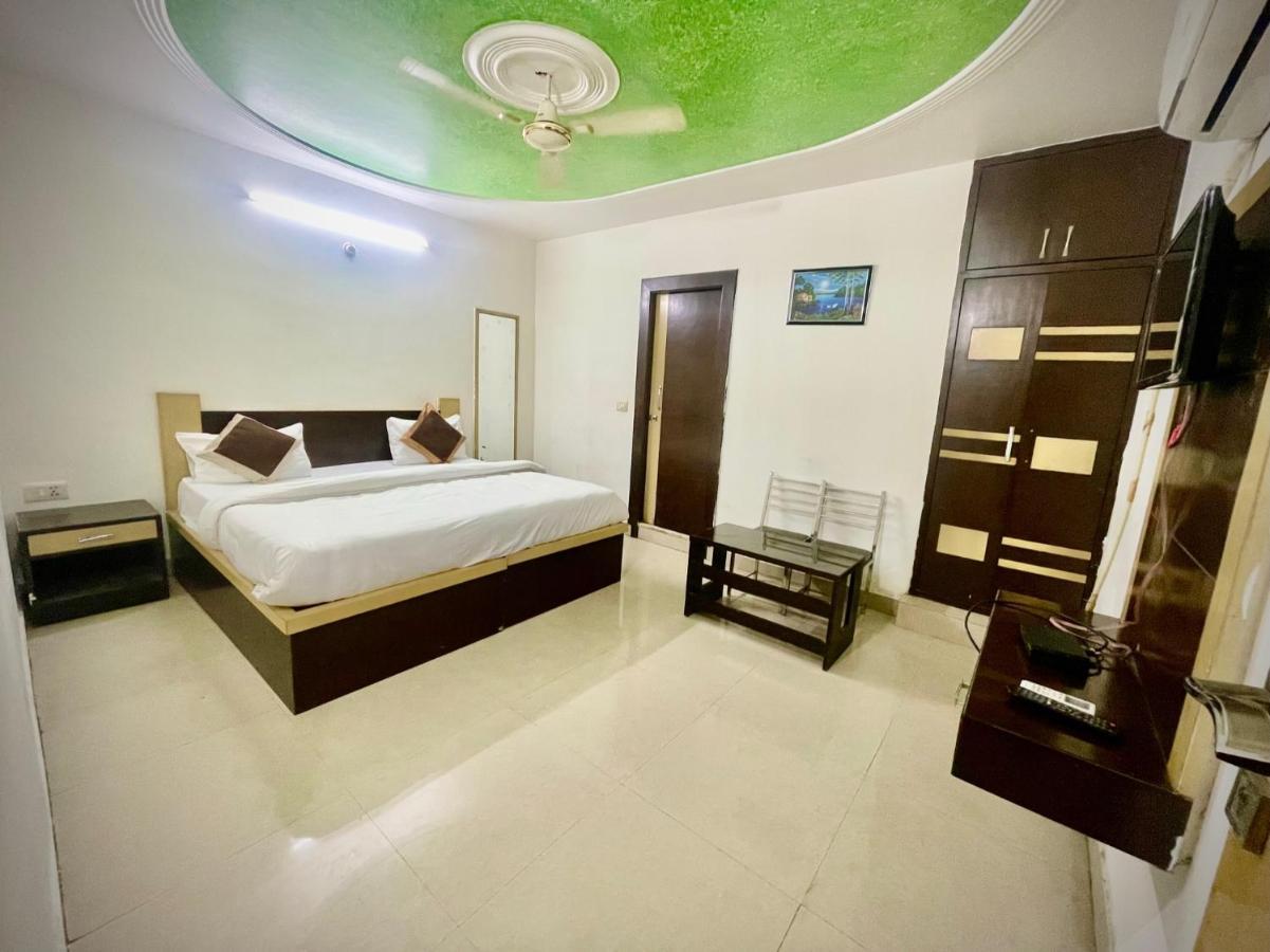 Blue Rose International, Family Hotel Agra  Eksteriør billede